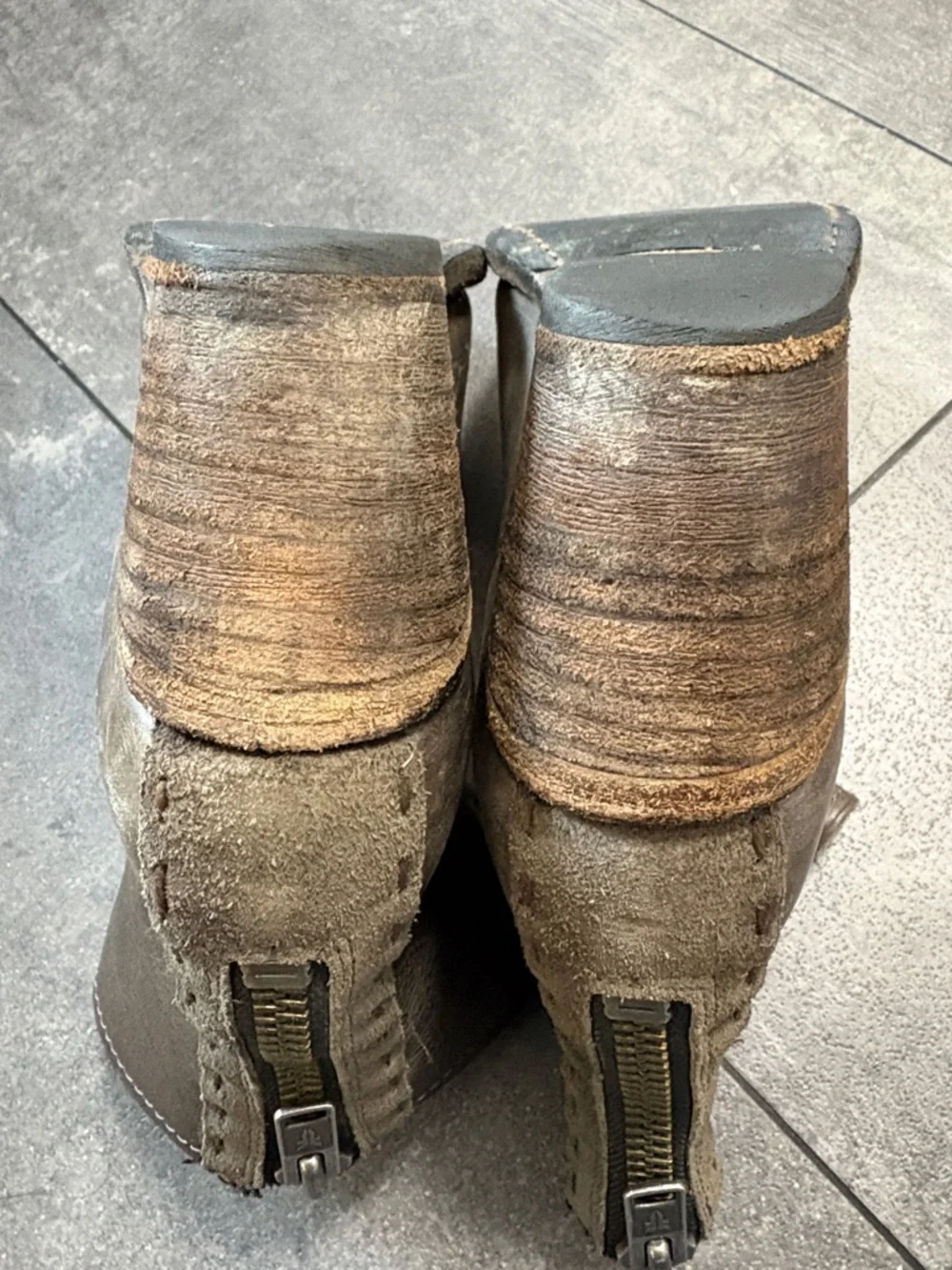Frye Gray-Brown Leather Zip-Back Ankle Booties Boots